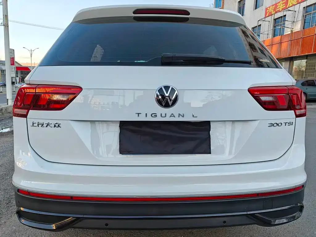 Volkswagen Tiguan L — фото 8