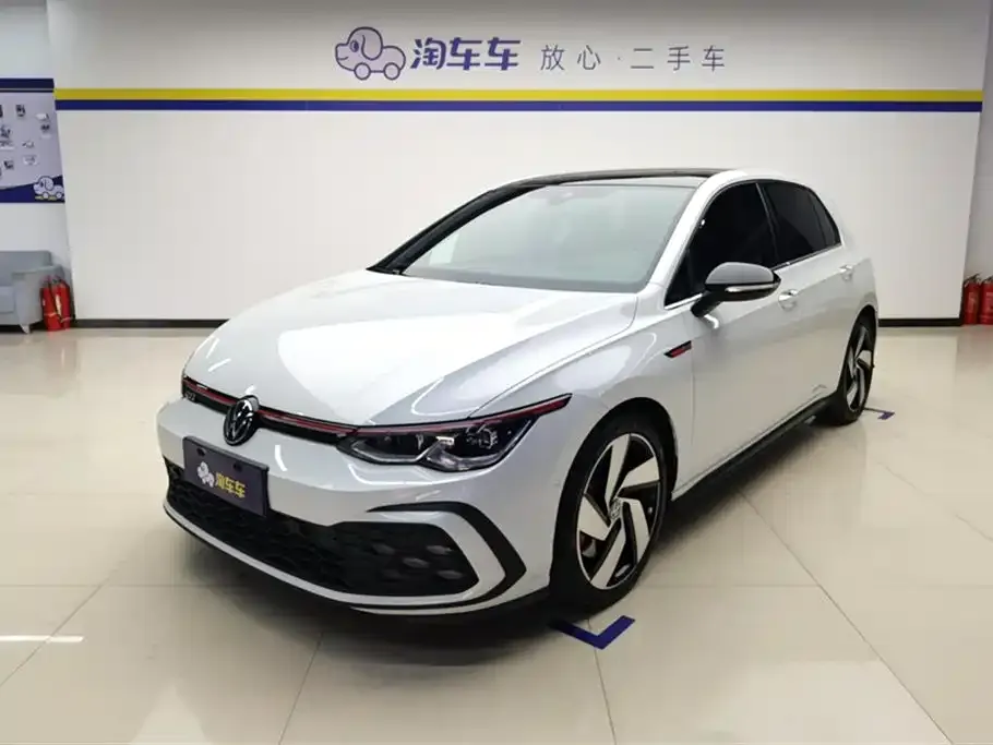 Volkswagen Golf GTI — фото 1