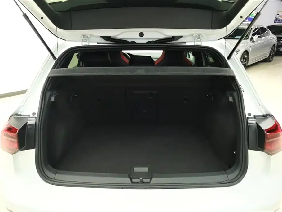 Volkswagen Golf GTI — фото 4