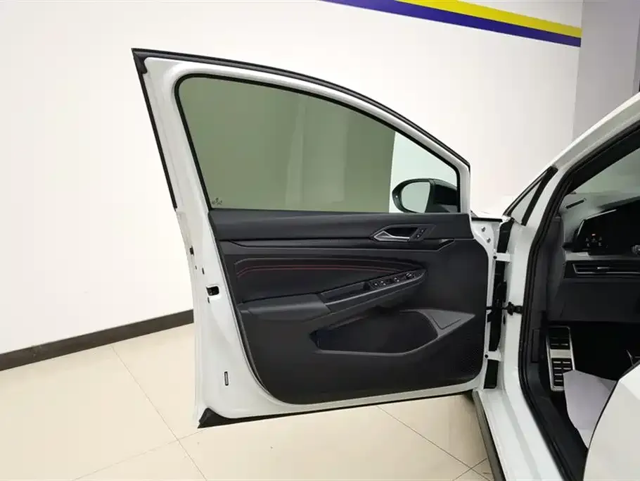 Volkswagen Golf GTI — фото 7