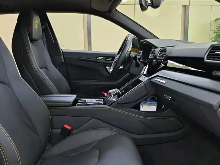 Lamborghini Urus — фото 10