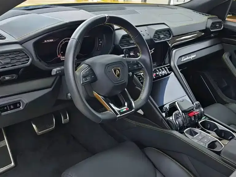 Lamborghini Urus — фото 9