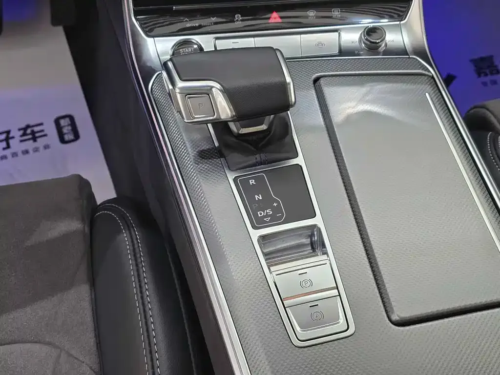 Audi A6L — фото 10