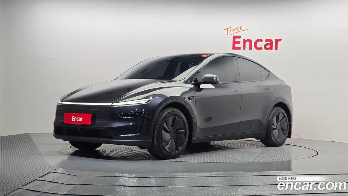 Tesla Model Y — фото 1