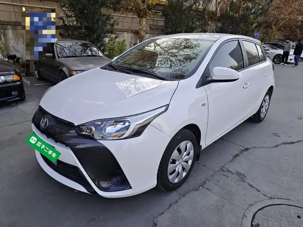 Toyota Yaris L — фото 2