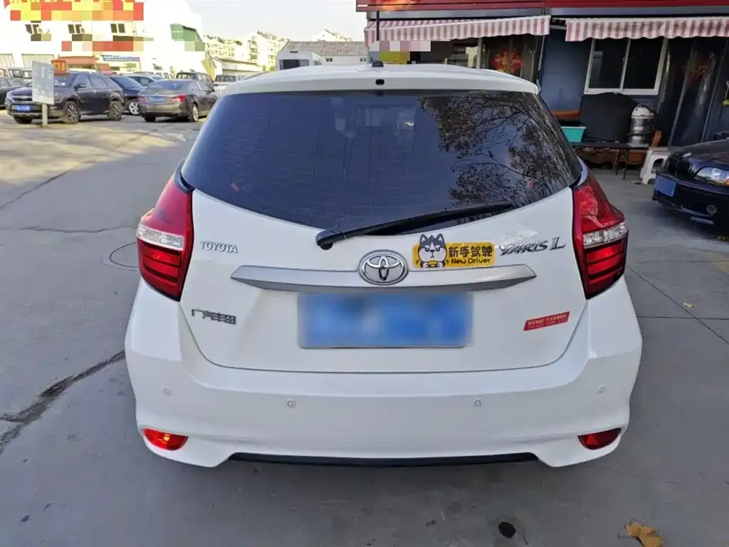 Toyota Yaris L — фото 6