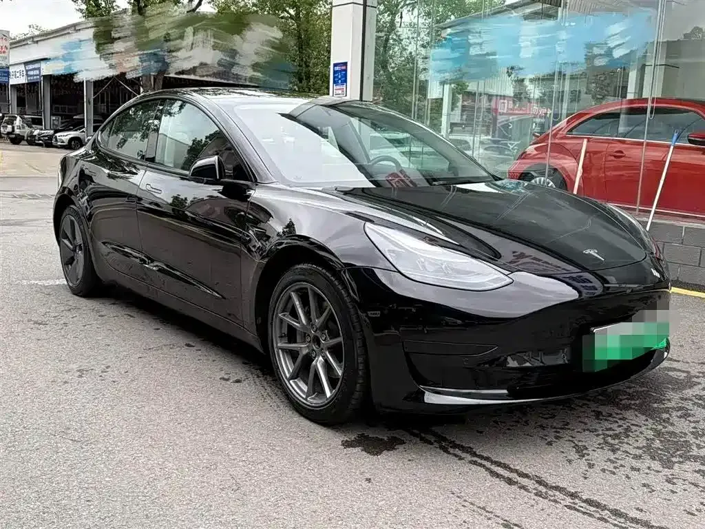 Tesla Model 3 — фото 3