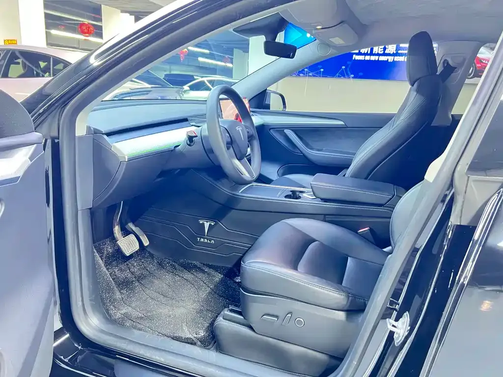 Tesla Model Y — фото 3