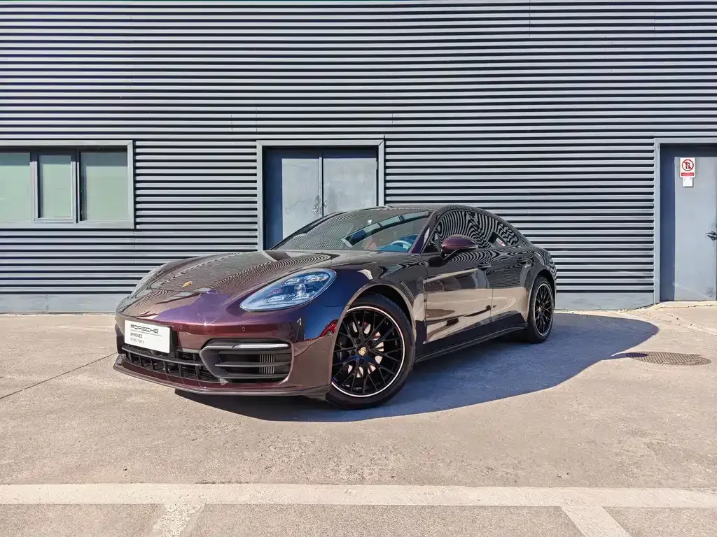 Porsche Panamera — фото 1