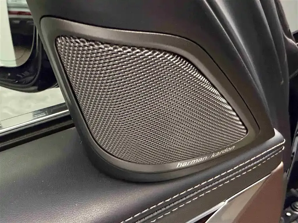 BMW 7 Series — фото 10