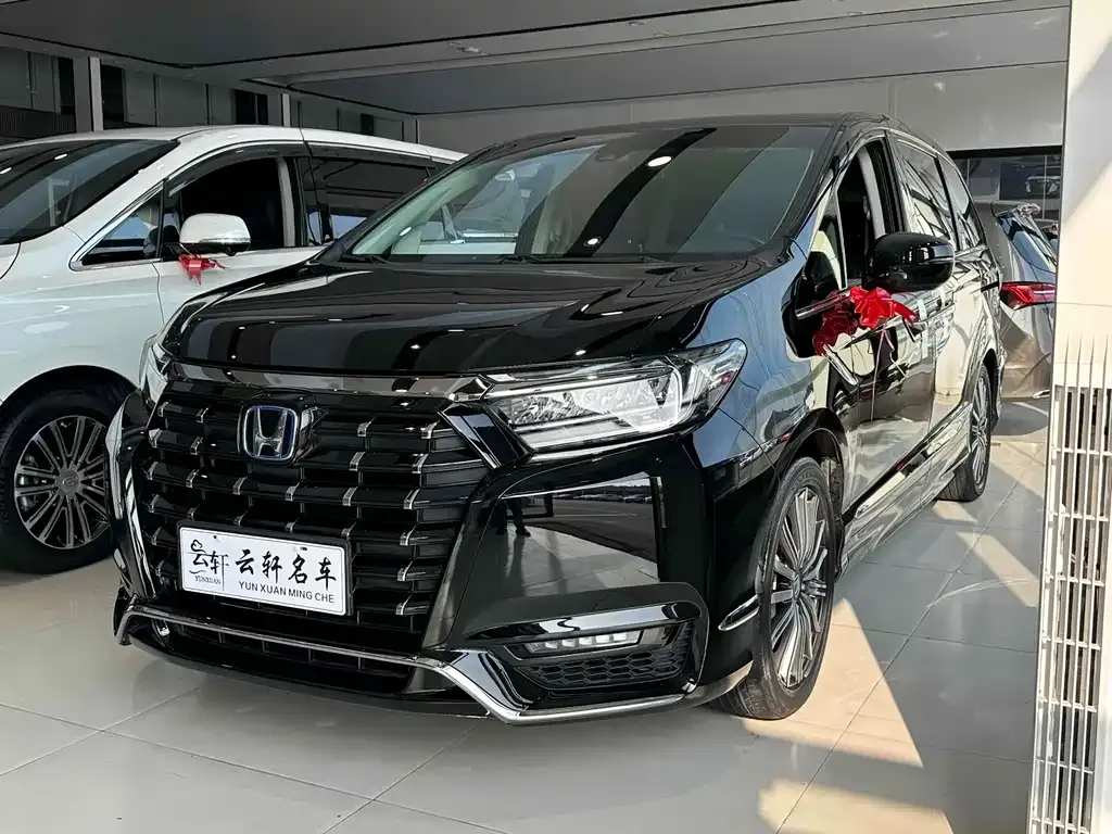 Honda Elysion — фото 1