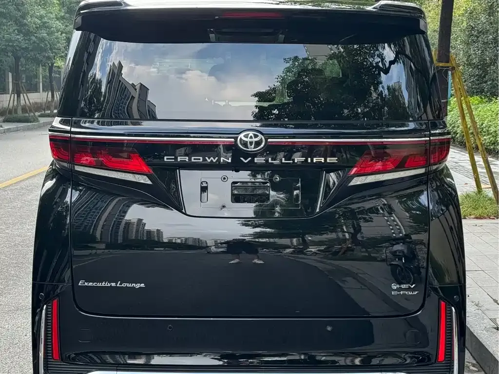 Toyota Vellfire — фото 5