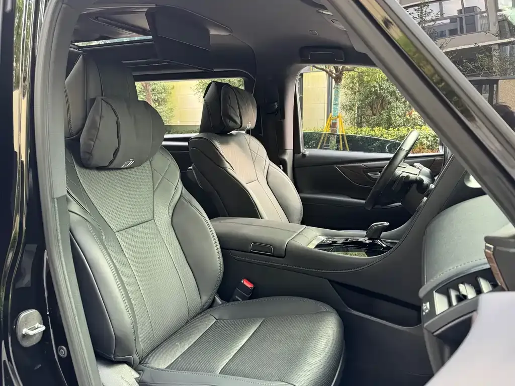 Toyota Vellfire — фото 8