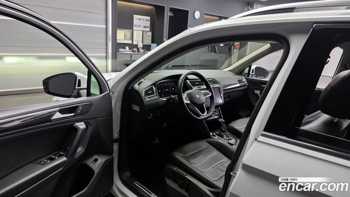 Volkswagen Tiguan — фото 10