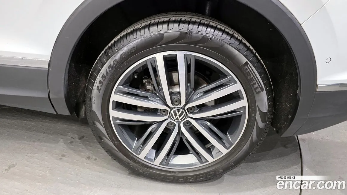 Volkswagen Tiguan — фото 5