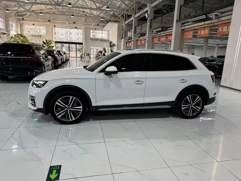 Audi Q5L — фото 3
