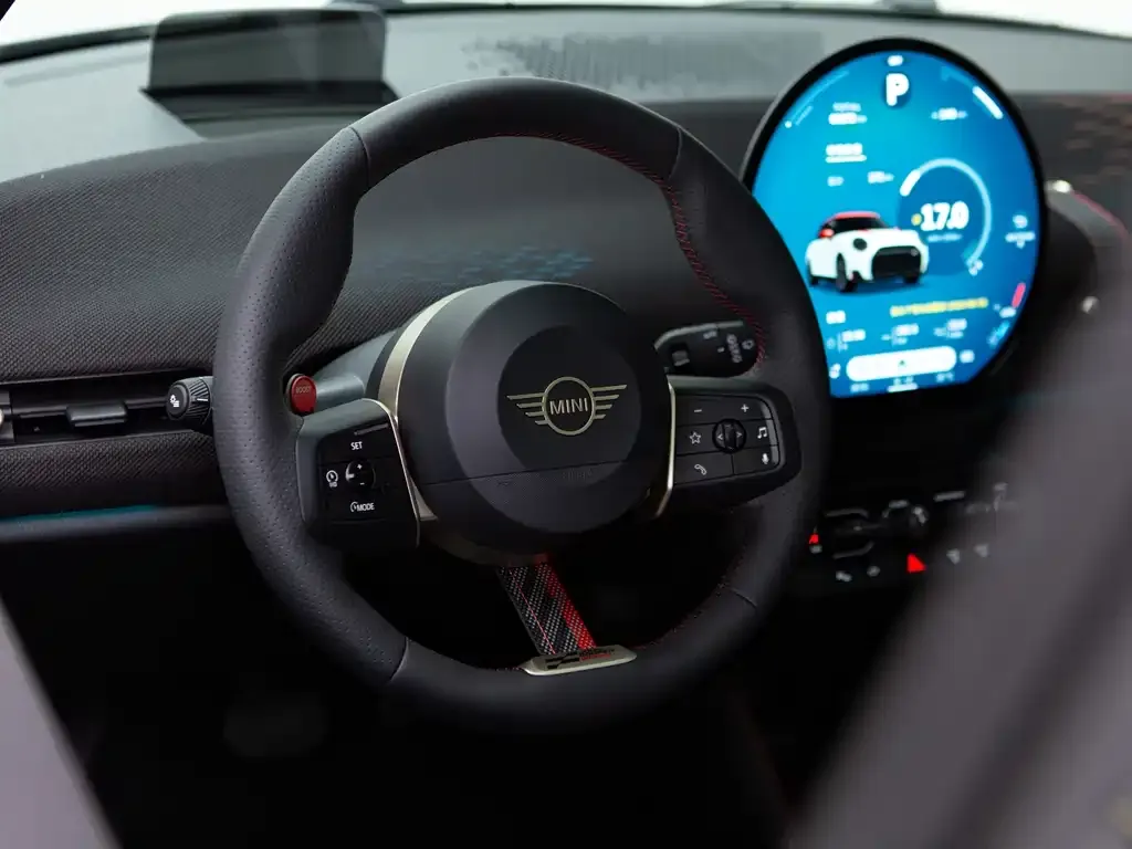 MINI JCW Electric — фото 8