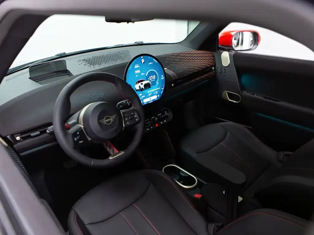 MINI JCW Electric — фото 9