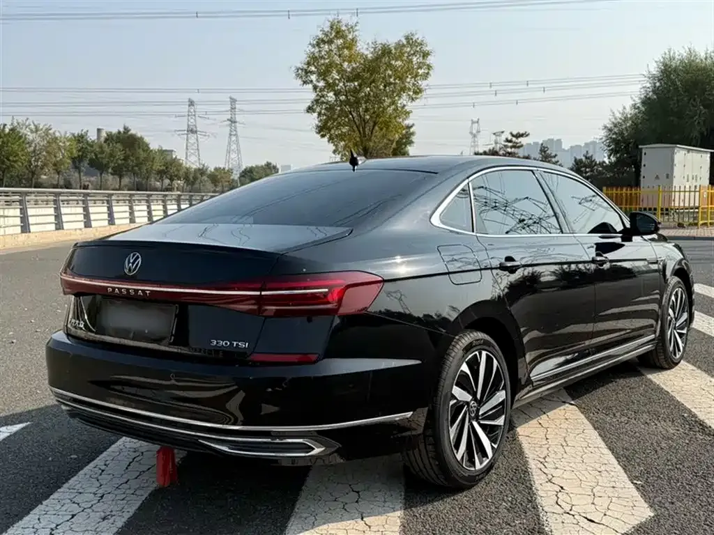 Volkswagen Passat — фото 10