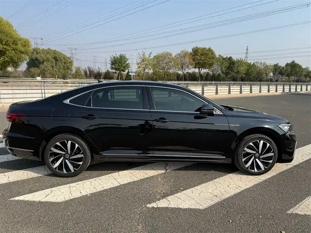 Volkswagen Passat — фото 6