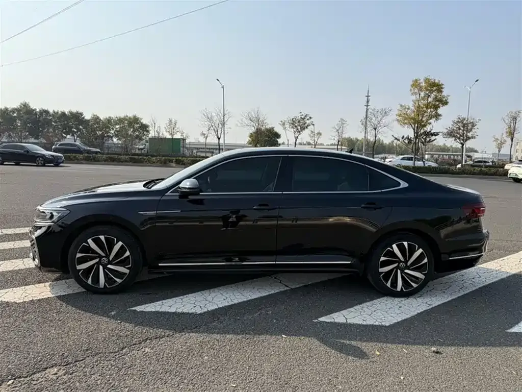 Volkswagen Passat — фото 7
