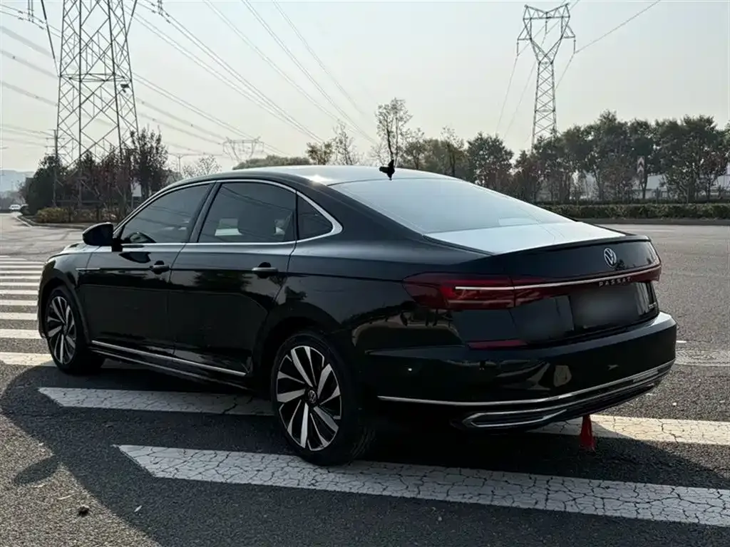Volkswagen Passat — фото 8
