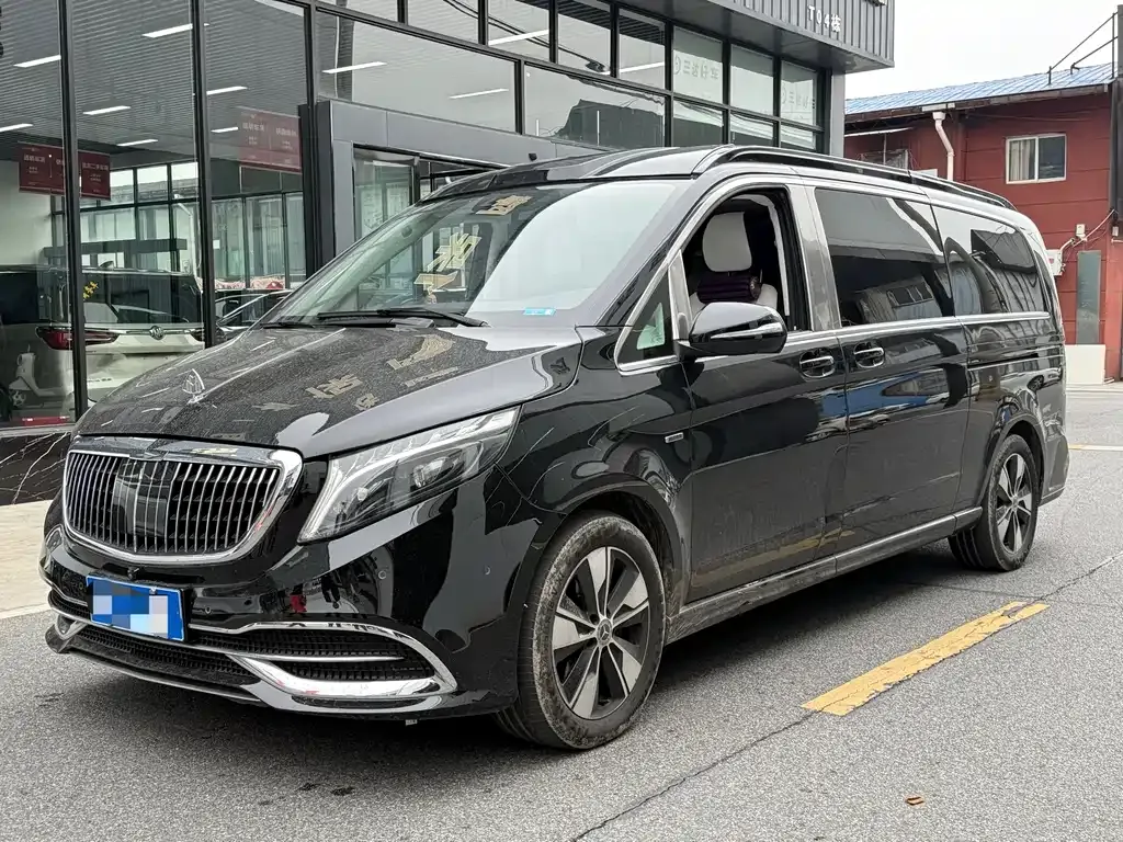Mercedes-Benz V-Class — фото 1