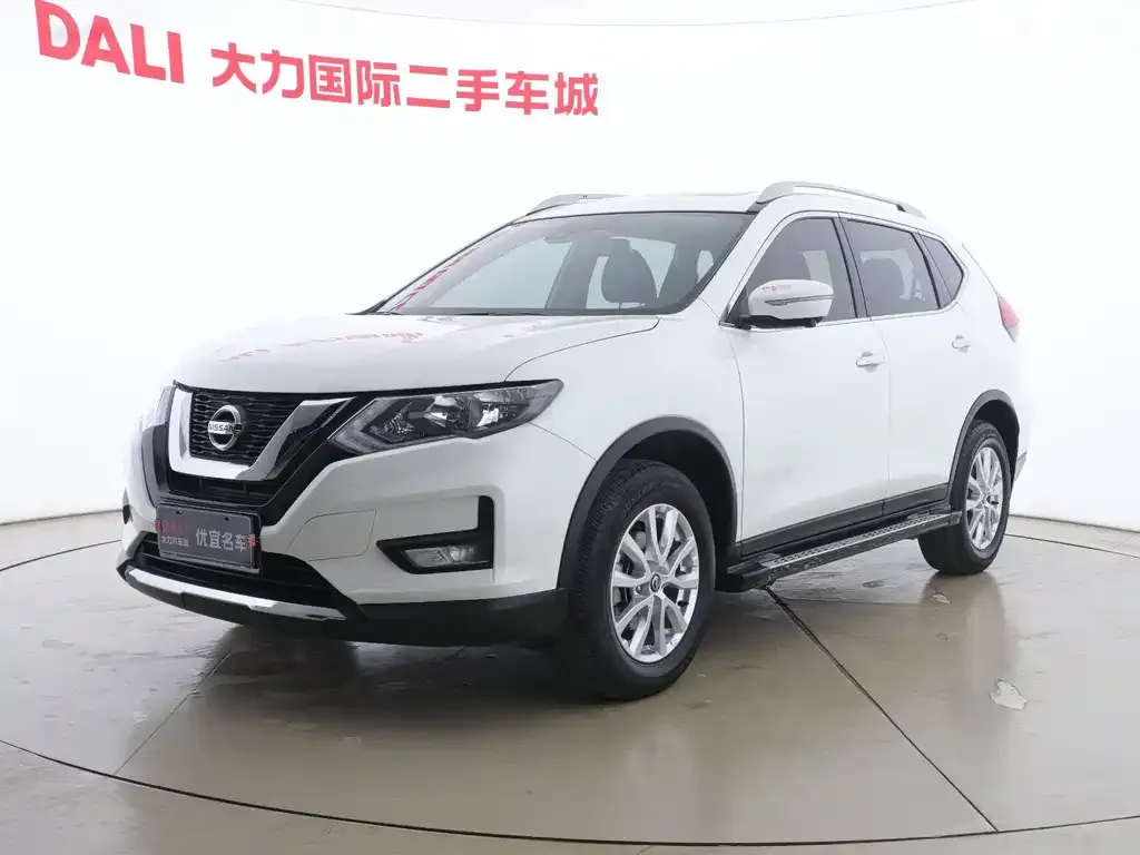 Nissan X-Trail — фото 1