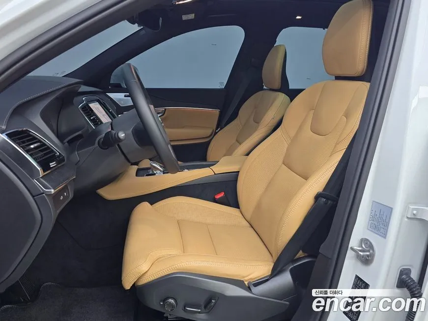 Volvo XC90 — фото 10