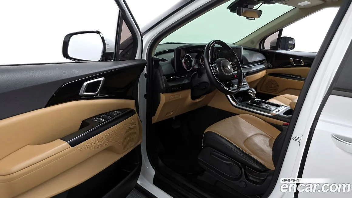 Kia Carnival — фото 10