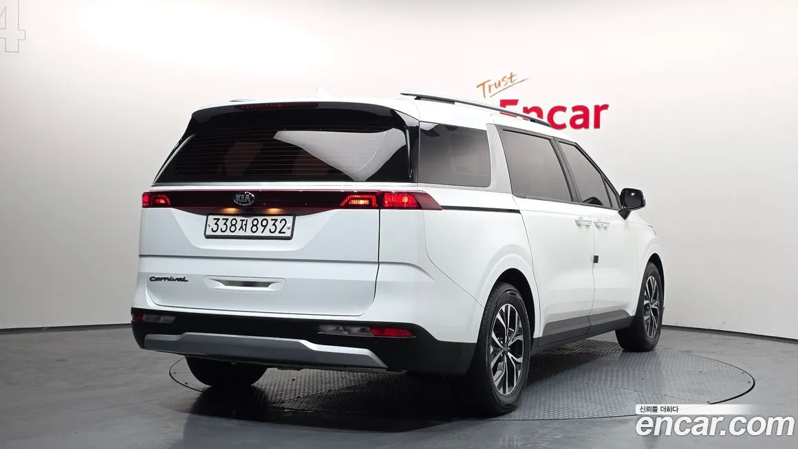 Kia Carnival — фото 2