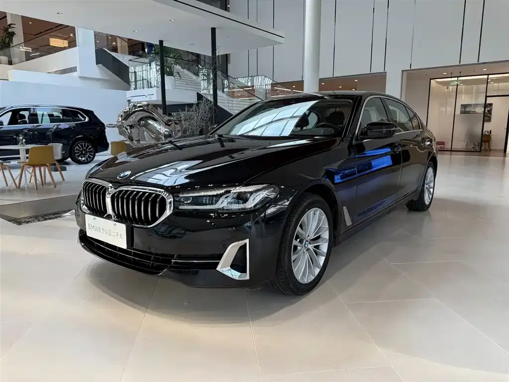 BMW 5 Series — фото 1