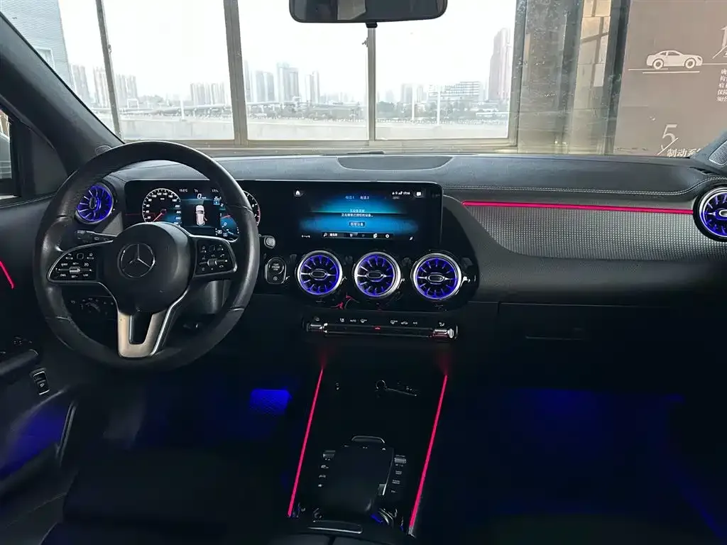 Mercedes-Benz GLA — фото 6