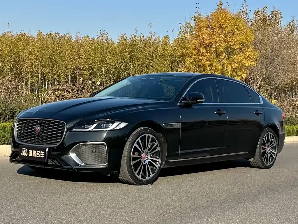 Jaguar XFL — фото 1