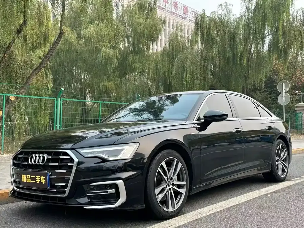 Audi A6L — фото 1