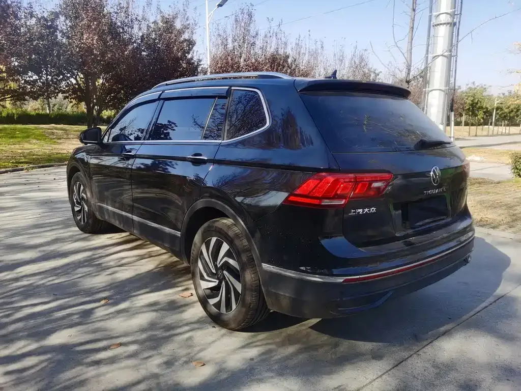 Volkswagen Tiguan L — фото 4