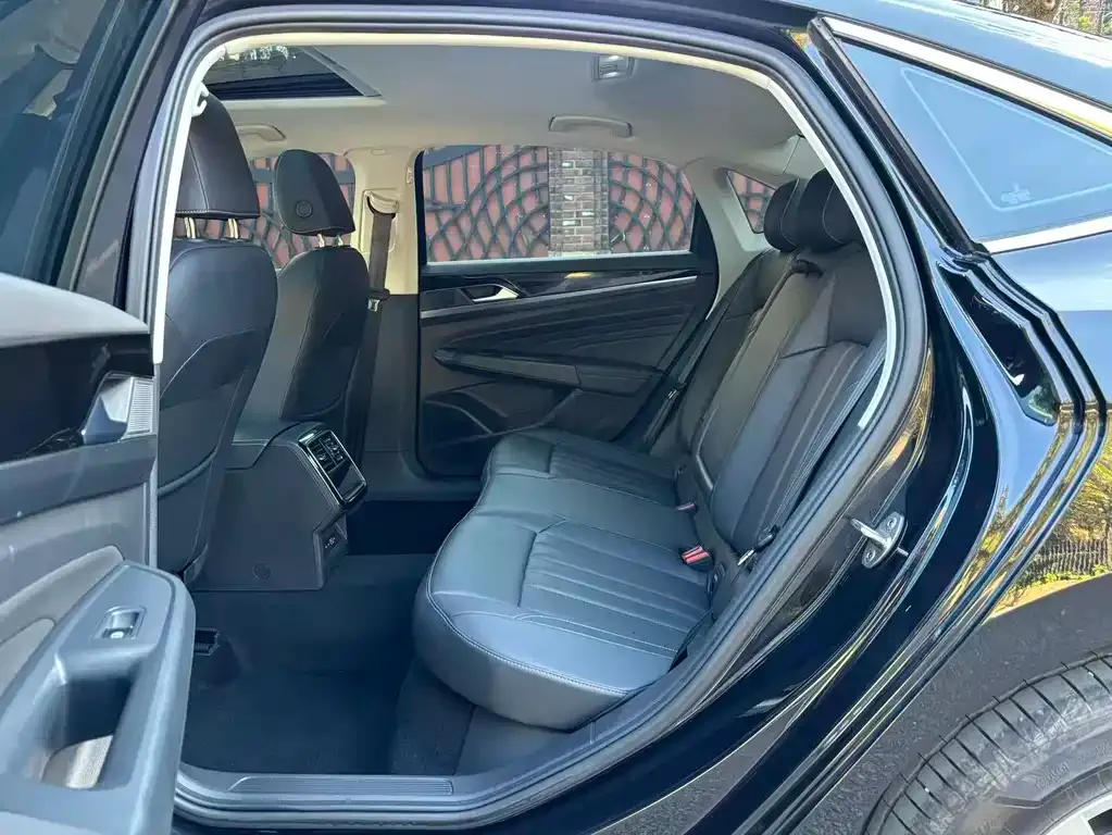 Volkswagen Passat — фото 8