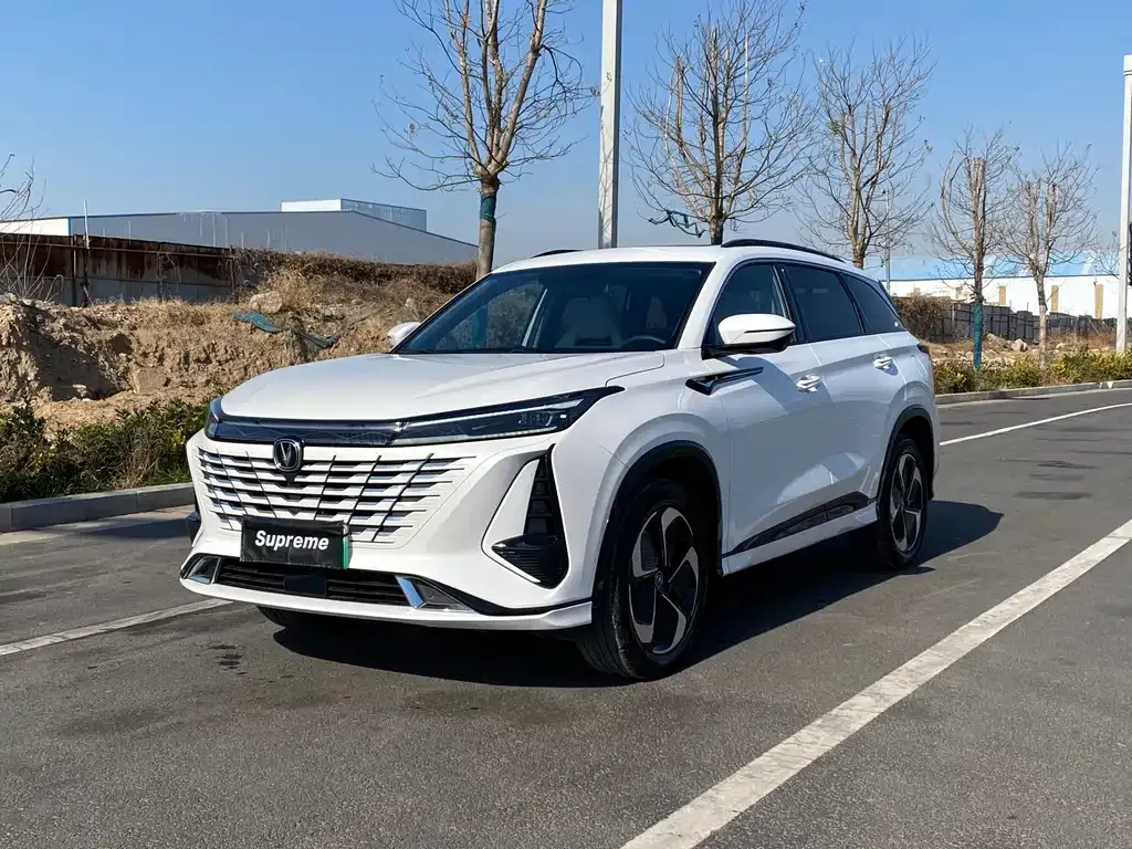 Changan CS75 PLUS iDD — фото 1
