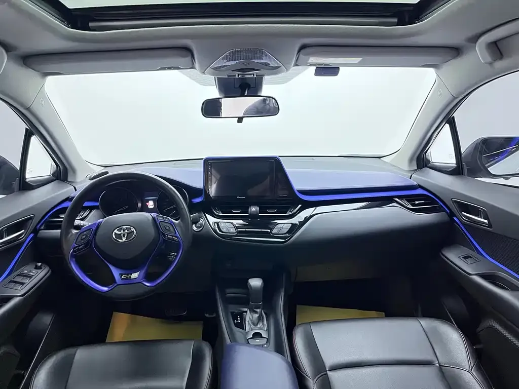 Toyota C-HR — фото 10