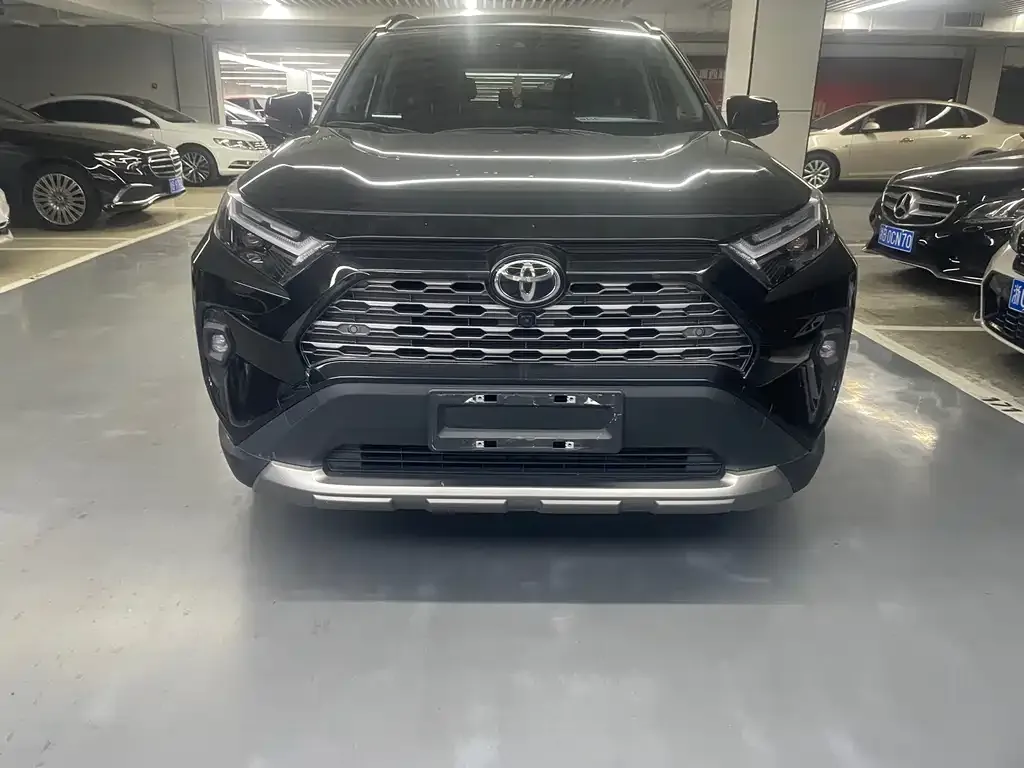 Toyota RAV4 — фото 2