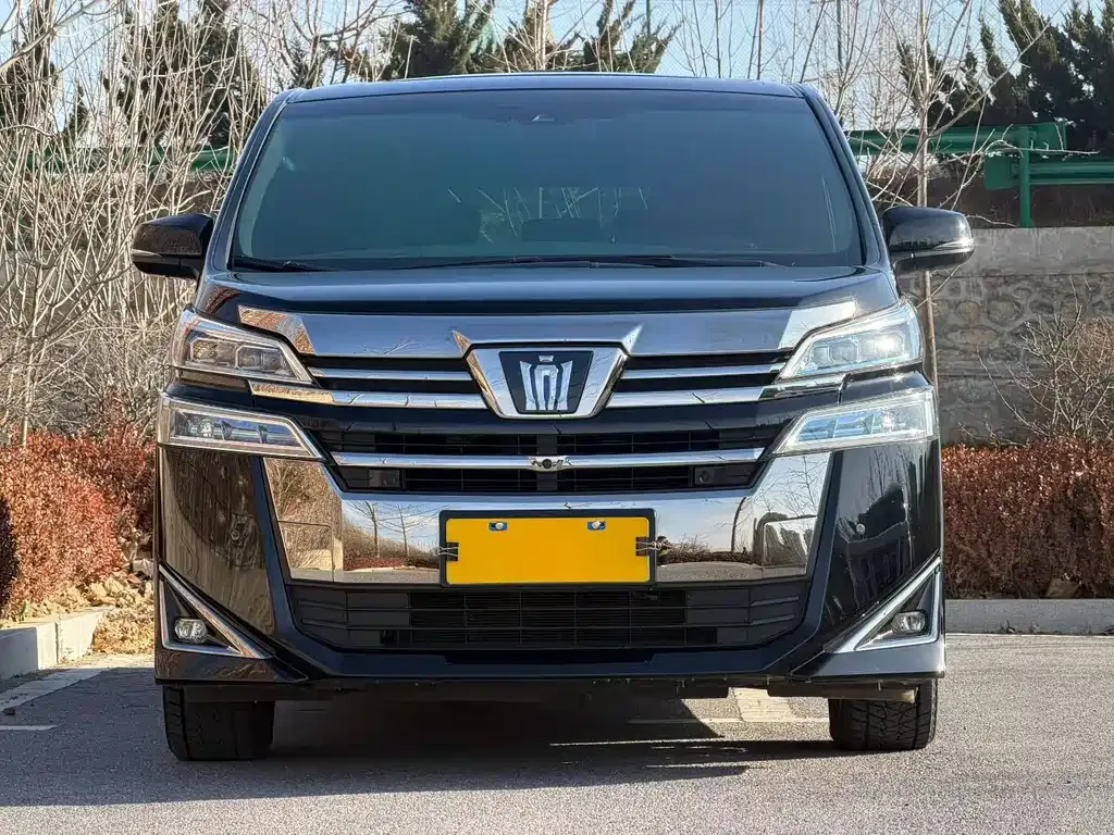 Toyota Vellfire — фото 2