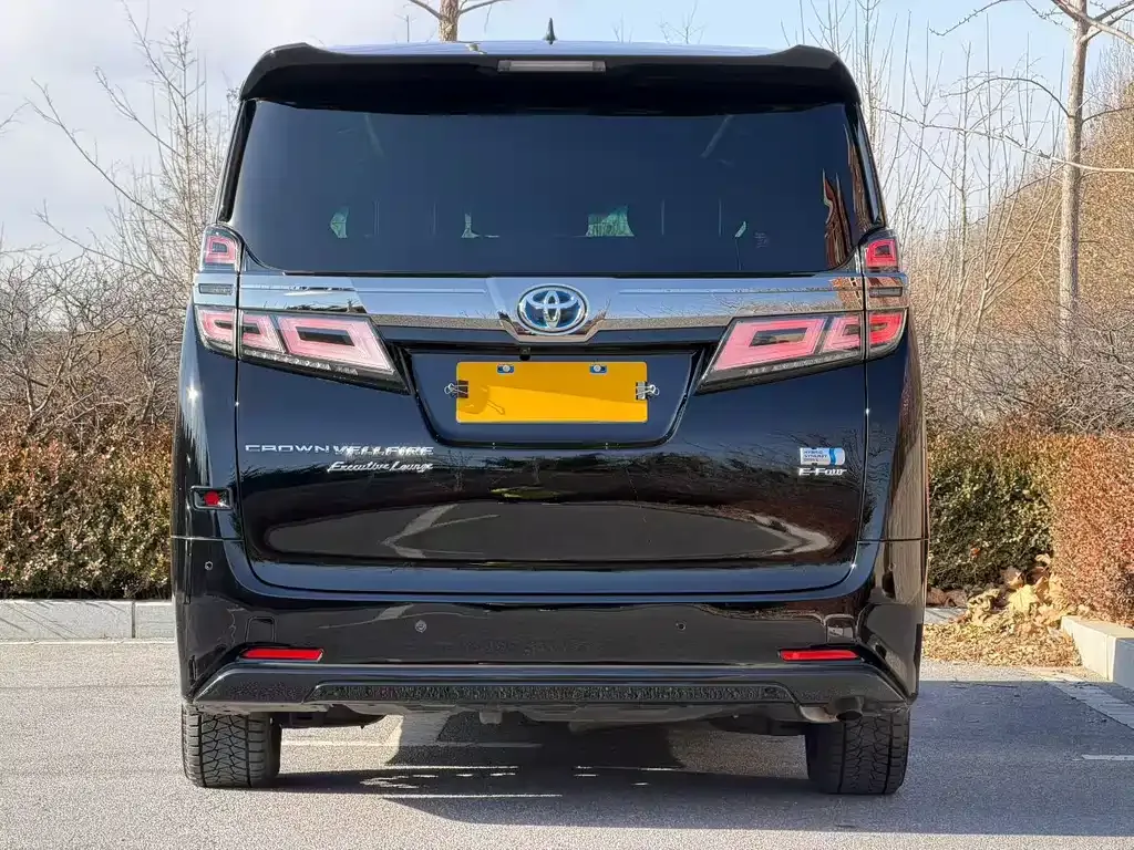 Toyota Vellfire — фото 9