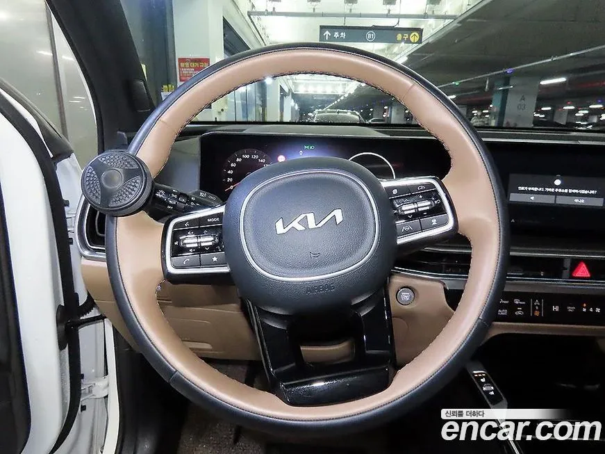 Kia Sorento — фото 8