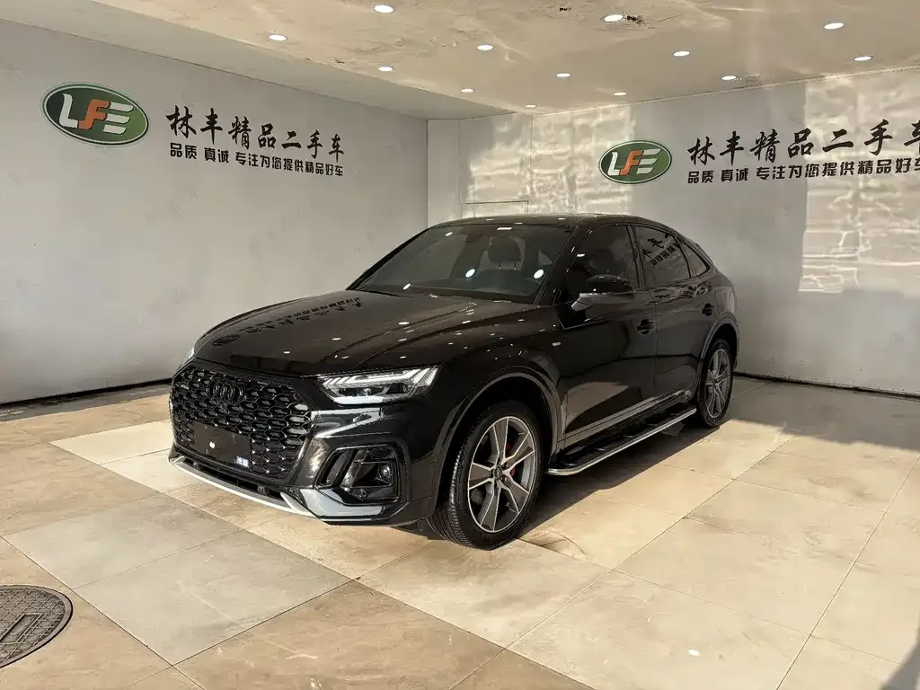 Audi Q5L Sportback — фото 1