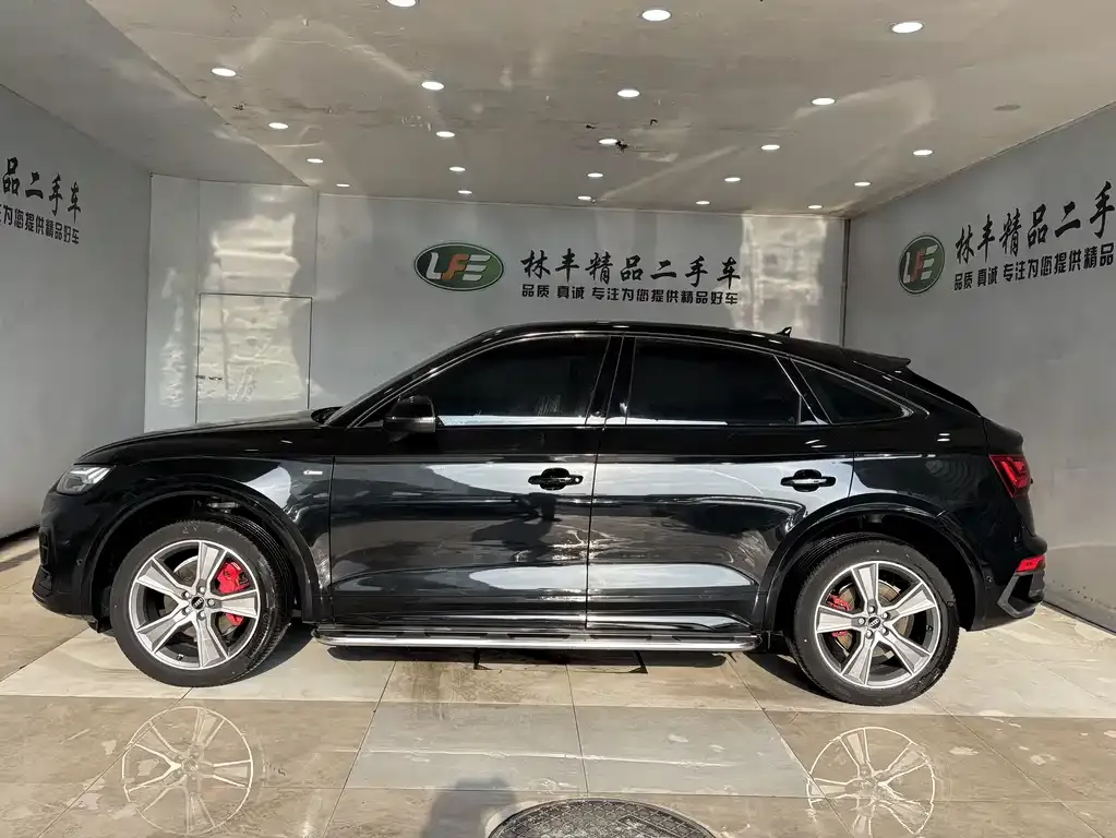 Audi Q5L Sportback — фото 5