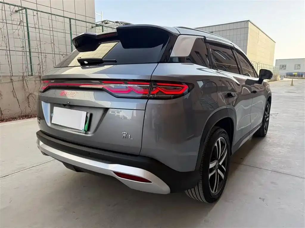 BYD L DM-i — фото 9