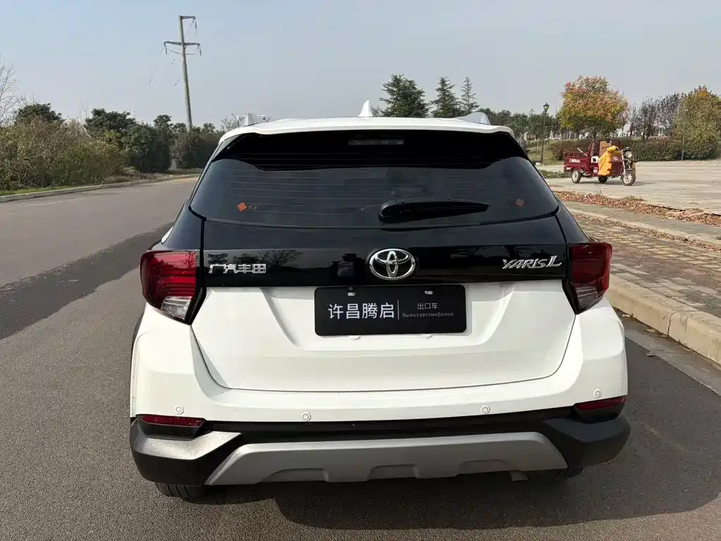 Toyota Yaris L — фото 6