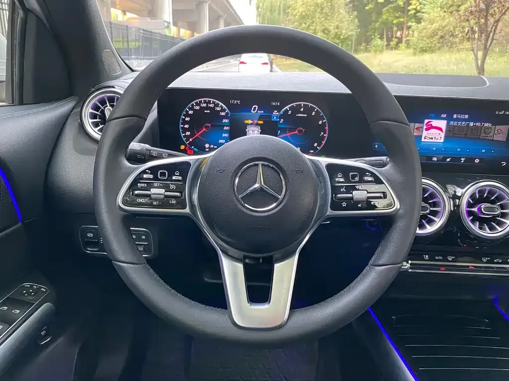 Mercedes-Benz GLA — фото 10