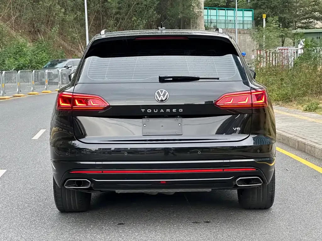 Volkswagen Touareg — фото 5