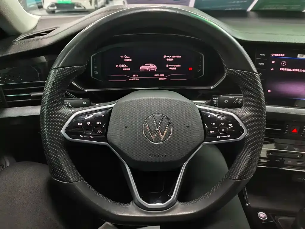 Volkswagen Passat New Energy — фото 10